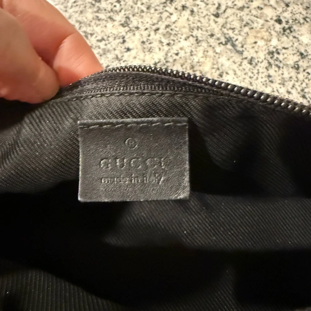 Gucci Beige and Black boat pochette Monogram purse 👜 - Picture 8 of 10